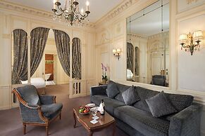 Hotel Raphael