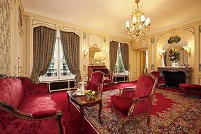 Hotel Raphael