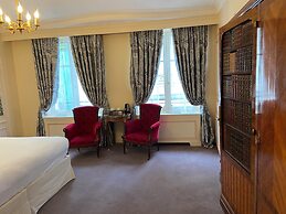 Hotel Raphael