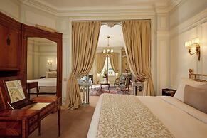 Hotel Raphael