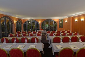 Opera Cadet Hotel