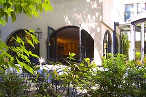 Opera Cadet Hotel