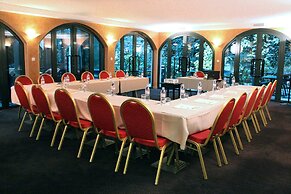 Opera Cadet Hotel