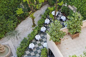 Opera Cadet Hotel