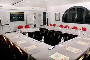 Opera Cadet Hotel