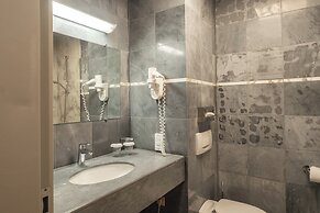 Hyllit Hotel