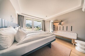 HOP Apartments & Suites