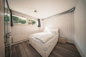 HOP Apartments & Suites