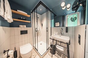 HOP Apartments & Suites