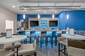 Clarion Inn & Suites DFW North