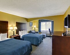 Quality Inn & Suites Grand Prairie South