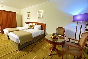Excelsior Hotel Downtown