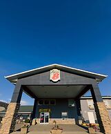 Super 8 by Wyndham Dawson Creek