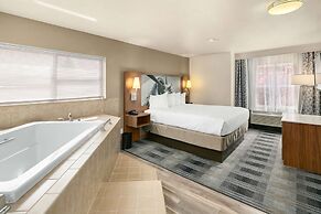 Executive Residency by Best Western Navigator Inn & Suites