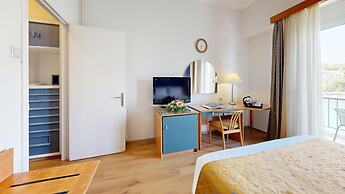 Lucy Hotel