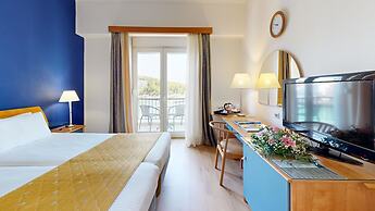 Lucy Hotel
