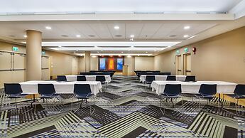 Holiday Inn Express & Suites Langley by IHG