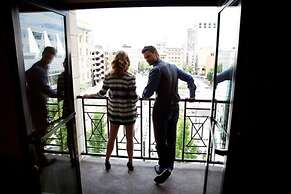 The Paramount Hotel