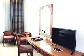Menara Peninsula Hotel Jakarta