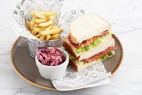 Holiday Inn Leicester - Wigston by IHG