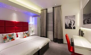 Henley House Hotel