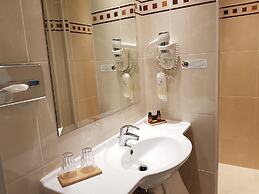 Hotel Champerret Elysees