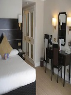 The Hog's Back Hotel & Spa Farnham