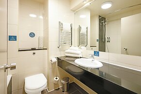 Gloucester Robinswood Hotel by Sunday
