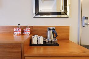 Gloucester Robinswood Hotel by Sunday