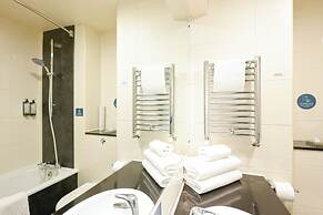 Gloucester Robinswood Hotel by Sunday