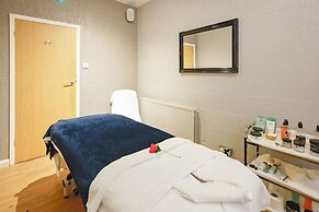 Gloucester Robinswood Hotel by Sunday