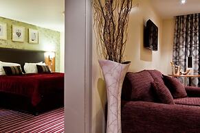 Gloucester Robinswood Hotel by Sunday