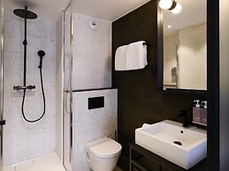 Tribe Paris Batignolles