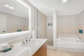 DoubleTree by Hilton Spokane City Center