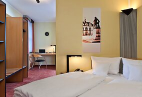 TRYP by Wyndham Halle