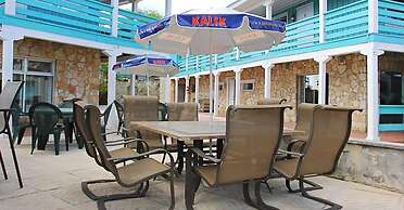 Two Turtles Inn