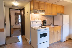 Rocky Mountain Ski Lodge