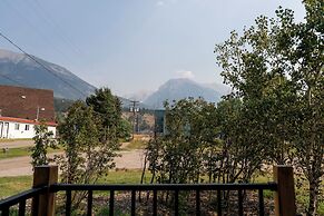 Rocky Mountain Ski Lodge