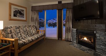 Rocky Mountain Ski Lodge