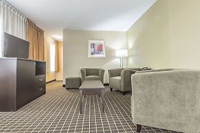Quality Inn & Suites Downtown Windsor