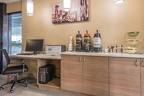 Quality Inn & Suites Downtown Windsor