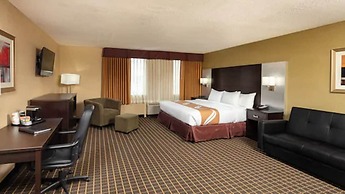 Quality Inn & Suites Downtown Windsor