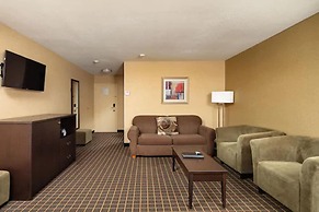 Quality Inn & Suites Downtown Windsor