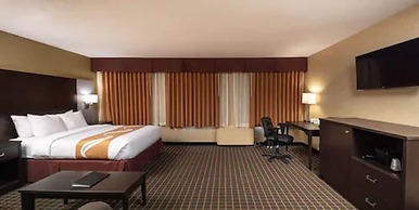 Quality Inn & Suites Downtown Windsor