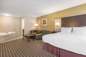 Quality Inn & Suites Downtown Windsor