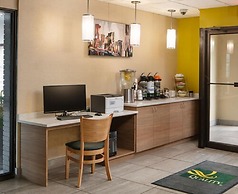 Quality Inn & Suites Downtown Windsor