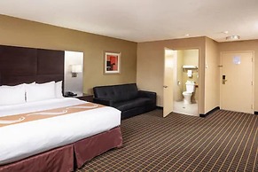 Quality Inn & Suites Downtown Windsor