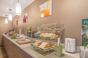 Quality Inn & Suites Downtown Windsor