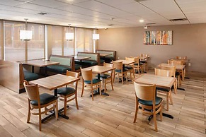Quality Inn & Suites Downtown Windsor
