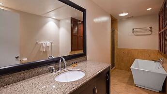Best Western Plus Coastline Inn